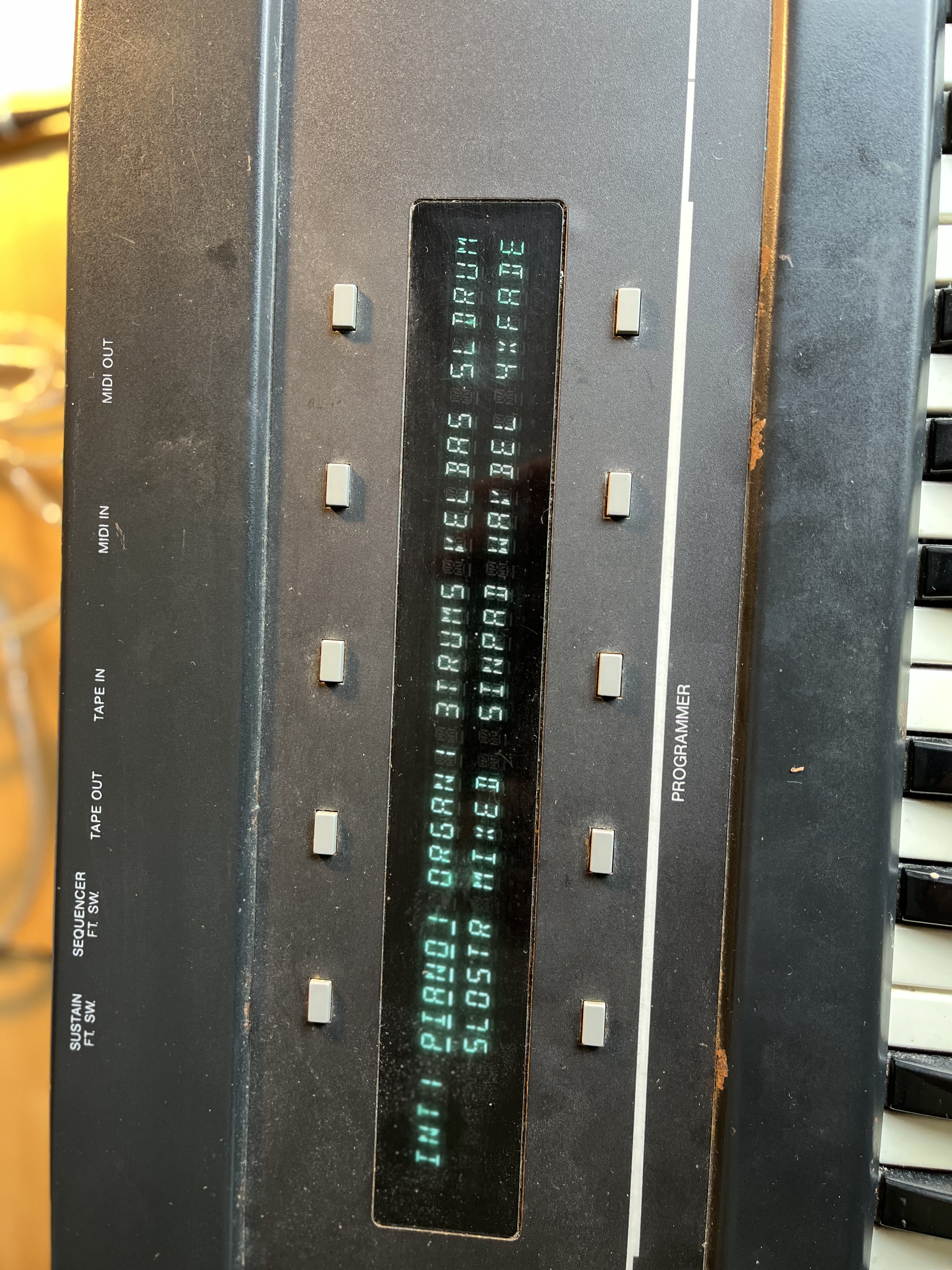 ESQ-1 display showing factory patch list including Piano, Organ, Drums and other patches