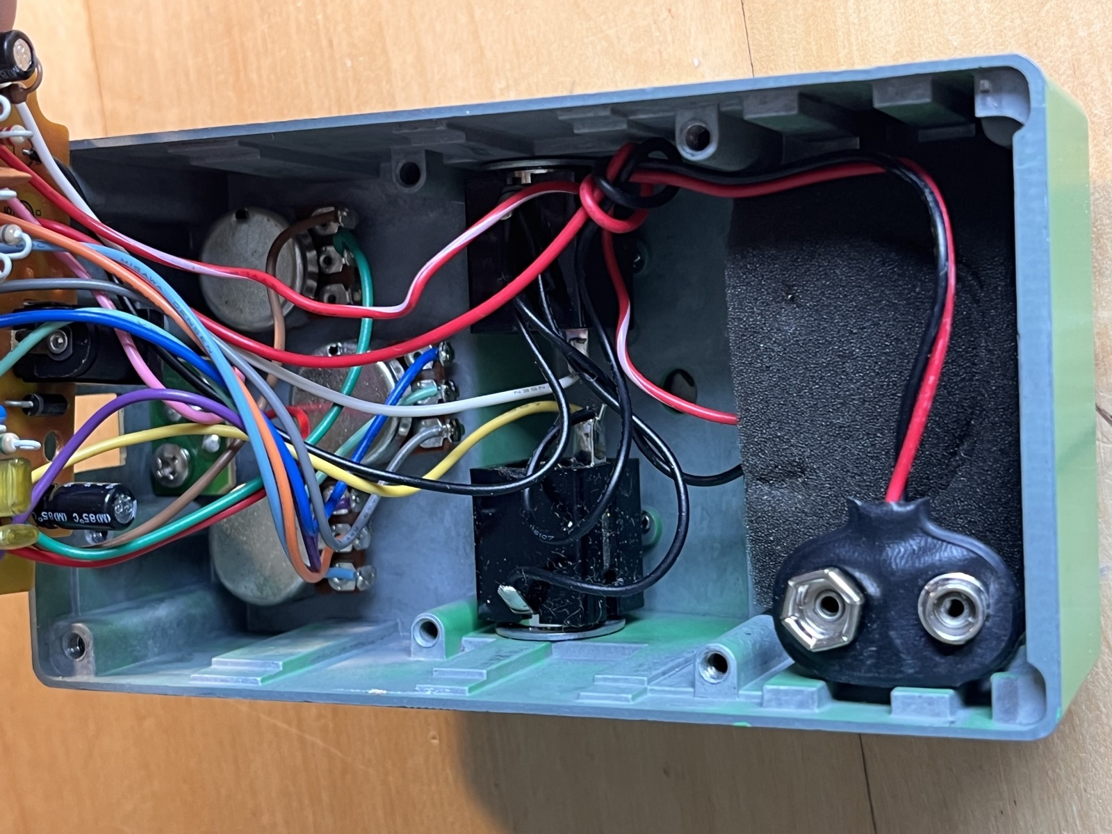Ibanez TS9 interior showing the DC jack and wiring