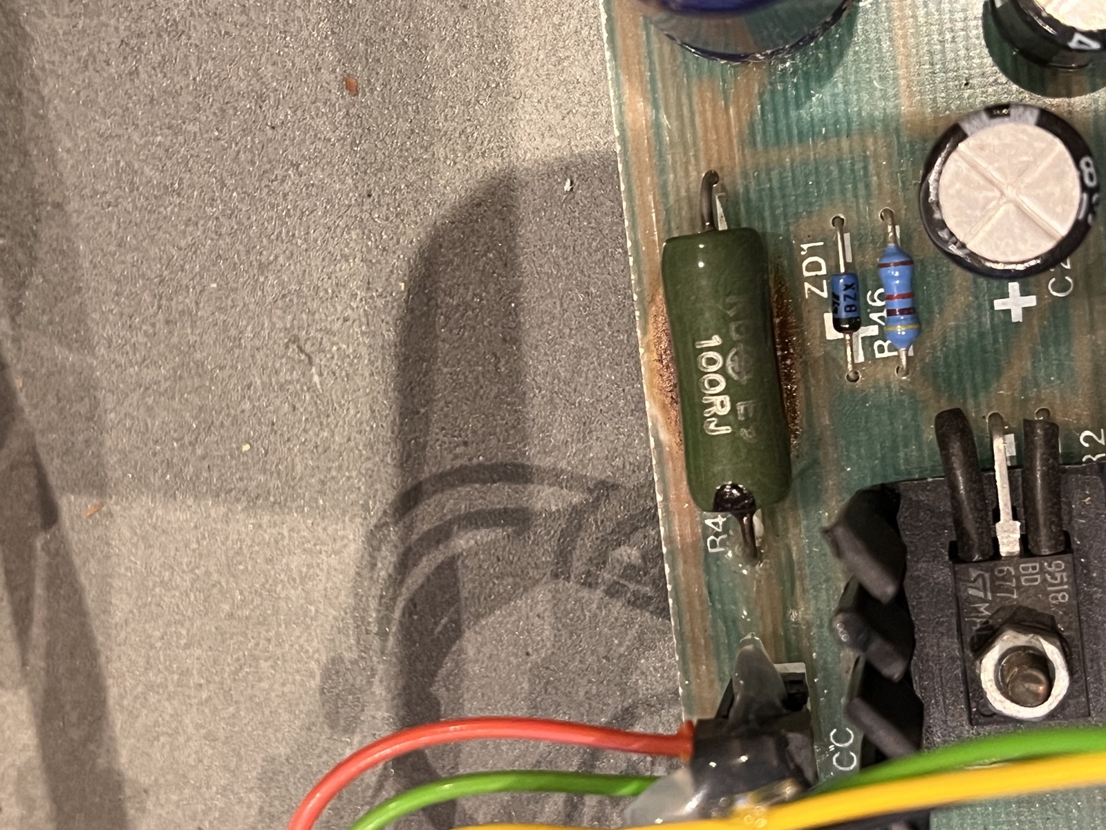 Scorched R47 resistor on the GP7SM main PCB